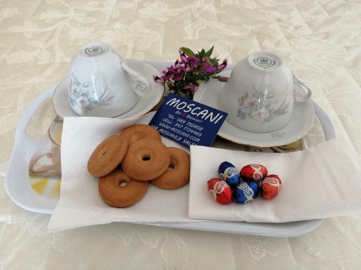 B&B Moscani Salerno Bagian luar foto