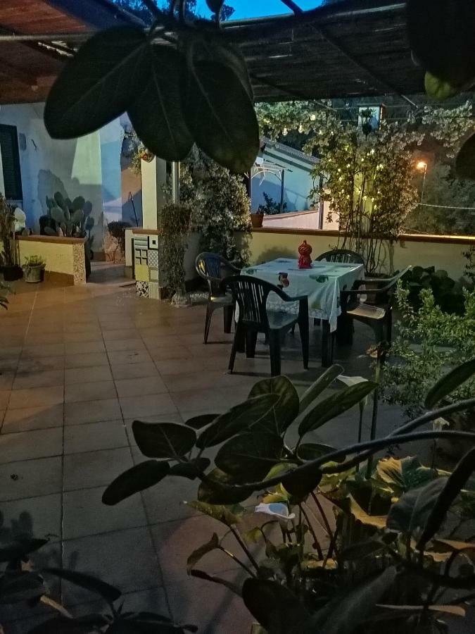 B&B Moscani Salerno Bagian luar foto